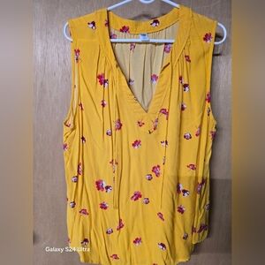 Old Navy Yellow Pleated Sleeveless Blouse